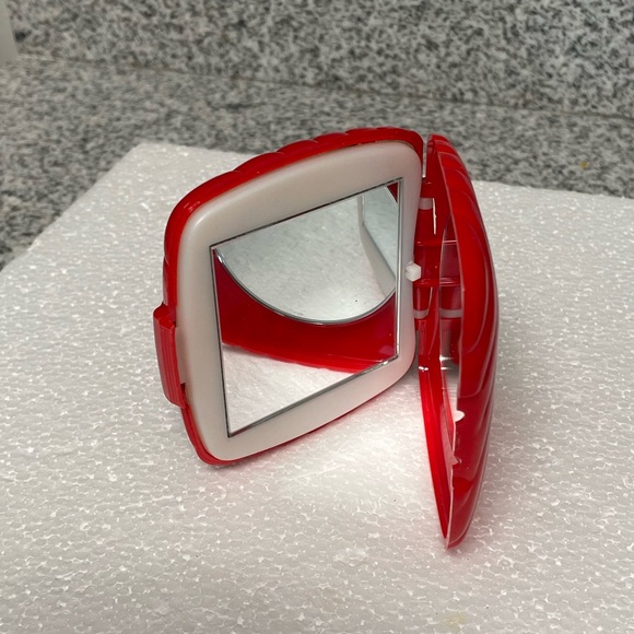 EUC Bright Red Double Mirror Compact w/both Regular and Magnified mirrors inside - Picture 4 of 12